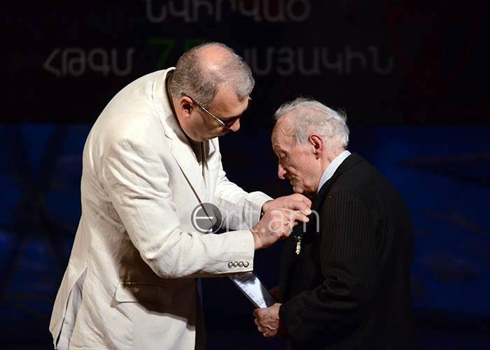 12472654_1032975090082093_856358608403439504_n